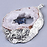 Drusen-Anhänger aus Achat mit Kyanit-Kristall