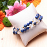 Wickelarmband aus Lapislazuli mit geschliffenen Glasperlen und Lotus
