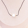 Weiße Howlit-Perlenkette aus Baumwollschnur