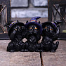 Statuette von drei weisen schwarzen Katzen